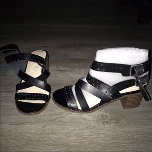 New Wide Width Women’s sandals